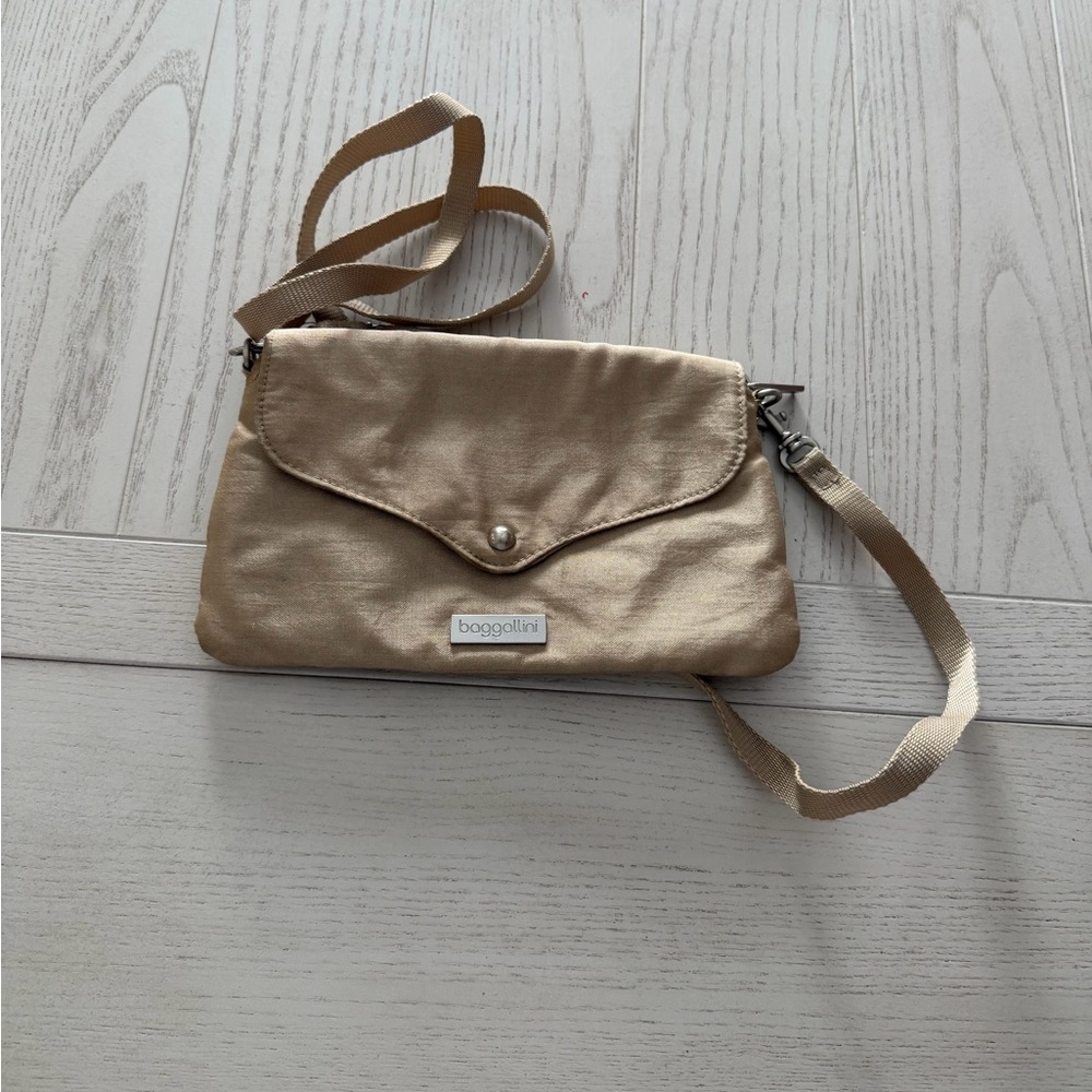 Baggallini gold crossbody clutch with adjustable strap